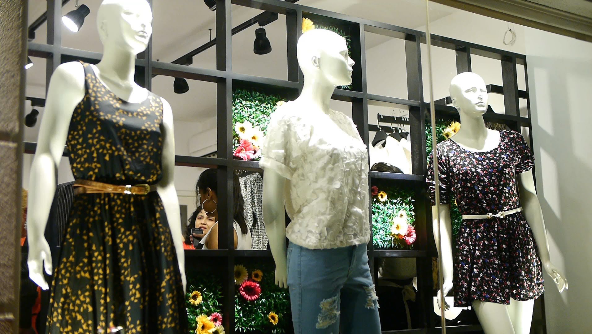 Clothing Stores – Buy Trendy And Fashionable Clothes